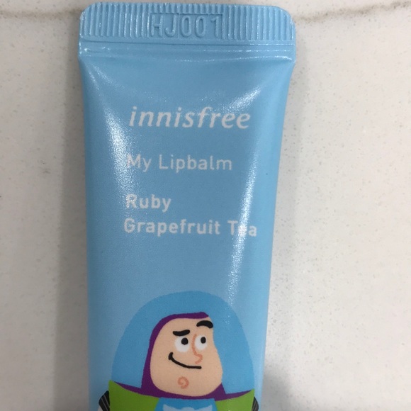 Innisfree Lipbalm - Picture 13 of 15